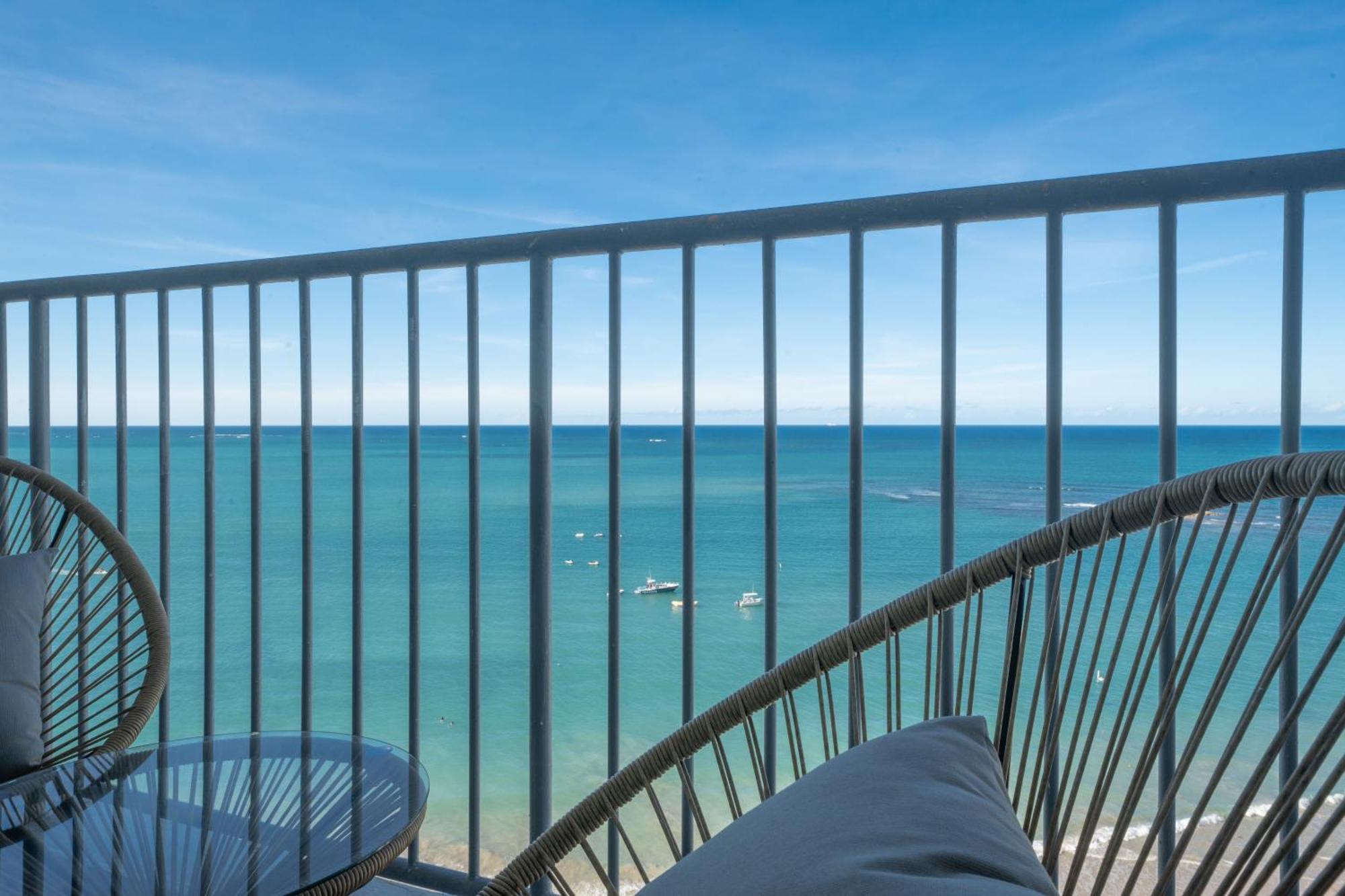 Ocean View Deluxe Suite: Pvt. Beach & Pool San Juan Exterior photo